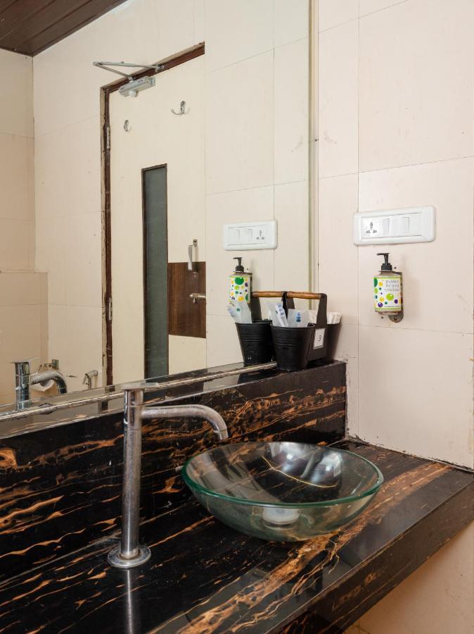 Hotel Aura - Near Malad Link Road Gorai Dış mekan fotoğraf