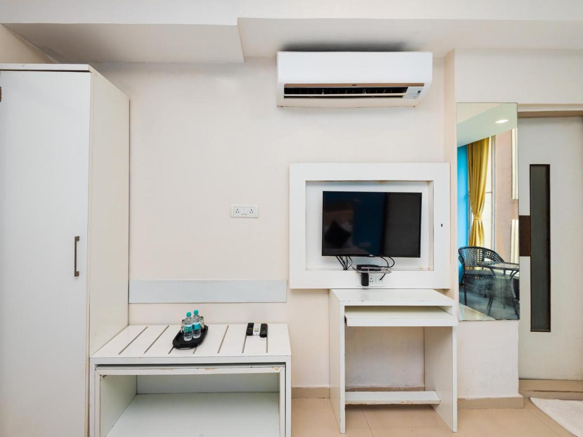 Hotel Aura - Near Malad Link Road Gorai Dış mekan fotoğraf