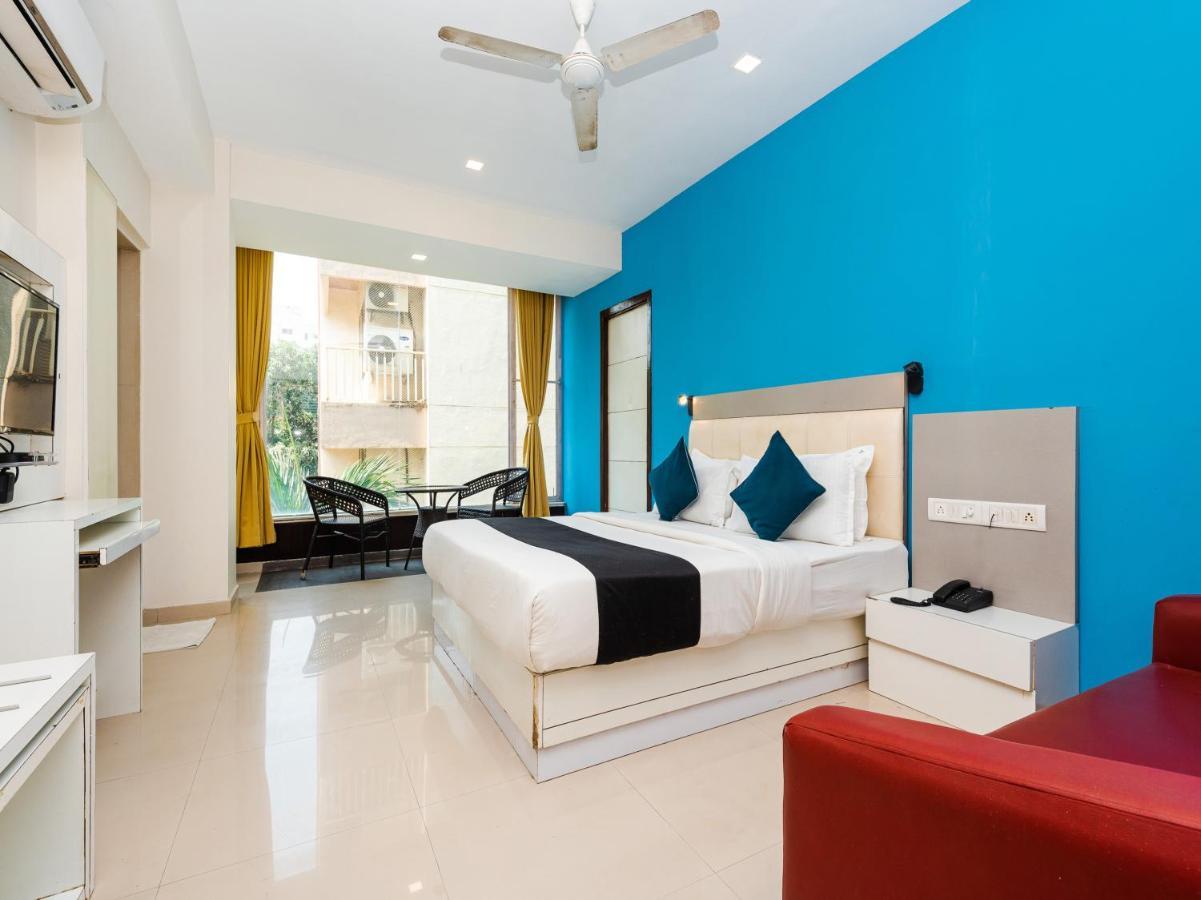 Hotel Aura - Near Malad Link Road Gorai Dış mekan fotoğraf